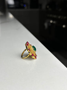 Magenta Flower w/Green Stone Ring