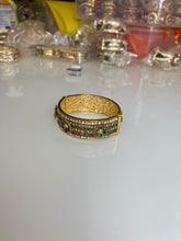 Load image into Gallery viewer, Choti Phool Bangle
