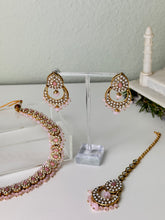 Load image into Gallery viewer, Light Pink Kundan Necklace Set w/Tika
